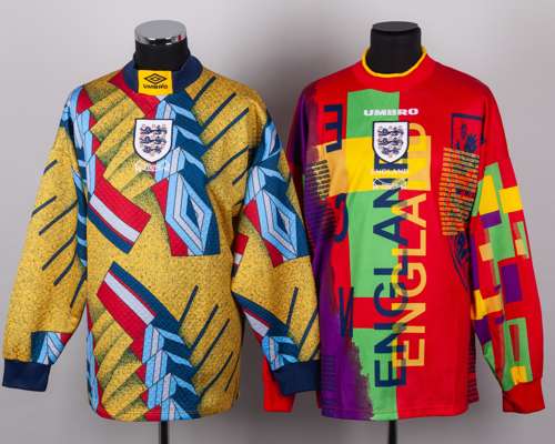 Multi-colour No.1 England Youth goalkeepers shirt