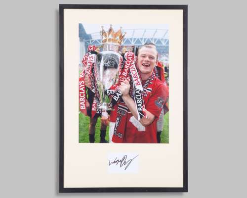 Wayne Rooney signed Manchester United framed photograph presentation