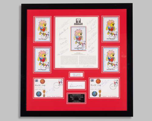 England World Cup 1966 - a squad line up autographed display