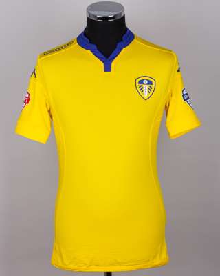 Stuart Dallas yellow No.15 Leeds United short-sleeved shirt, 2015-16