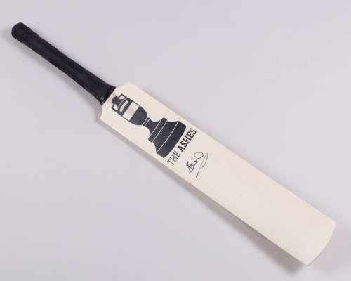 Sir Ian Botham signed full size 'The Ashes' cricket bat