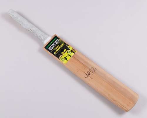 Michael Clarke signed ICC Cricket World Cup 2015 Champions bat