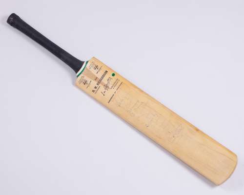 India, Sussex and Worcestershire 1967 autographed Duncan Fearnley D.W. Richardson cricket bat