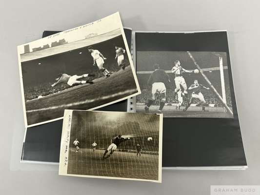 Manchester United 1950s photographs,
 pre and post Munich, 27 b&w, various sizes, mostly press with others appearing to be privately taken, subjects i
