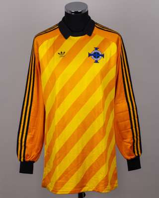 Pat Jennings yellow No.1 Northern Ireland goalkeepers shirt, 1986