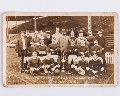 1910-11 Manchester United team line-up postcard