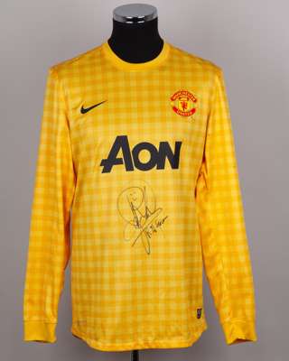 Raimond Van Der Gouw autographed yellow No.13 Manchester United Legends shirt, 2012-13