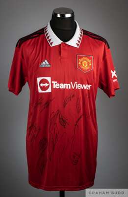 Red Manchester United replica short sleeve shirt, 2022-23, 
 Adidas, size L, crew neck, embroidered cloth badge signed in black pen by 18 members of t