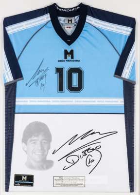 FOOTBALL - Diego Maradona signed shirt,
 mounted, framed & glazed

 Please be aware all glass will be removed from framed and glazed items prior to po