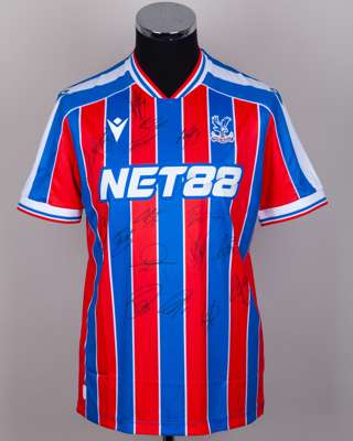 Crystal Palace v. Leeds United match issued, squad signed Premier League shirt 2026