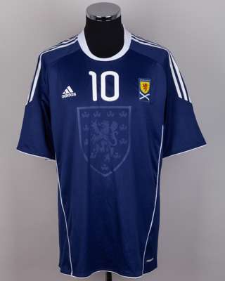 Kris Commons blue and white No.10 Scotland v. Faroe Island match worn shirt, 2010