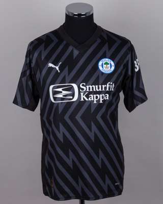 Ben Amos black No.12 Wigan v. Manchester United goalkeeper shirt, 2024