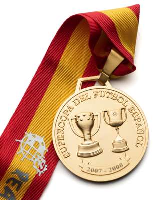 Real Madrid winner's medal for the 2007-08 Supercopa del Futbol Espanol,  

inscribed SUPERCOPA DEL FUTBOL ESPANOL 2007-2008, reverse inscribed REAL F