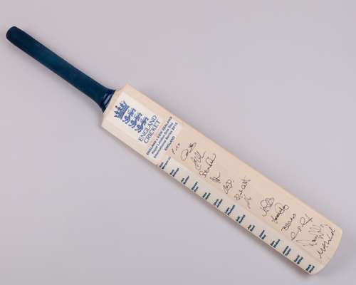 England v. New Zealand Royal London One Day International Series 2015 autographed cricket bat