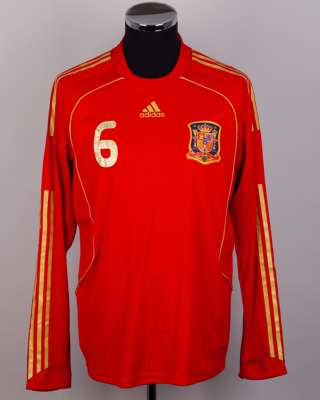 Iniesta red No.6 Spain v. England match issued long-sleeved shirt, 2009