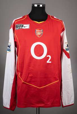 Sol Campbell red No.23 Arsenal v. Manchester United match worn long-sleeved jersey, 2004-05
 Nike, long-sleeved with BARCLAYS PREMIERSHIP CHAMPIONS 20