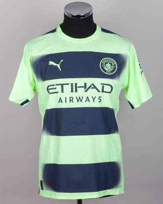 Kevin De Bruyne yellow and black No.17 Manchester City short-sleeved shirt, 2022-23