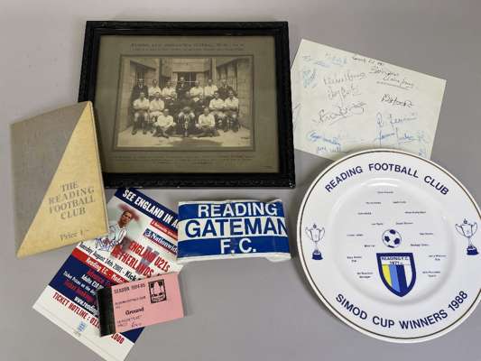Large quantity of Reading FC memorabilia, 
 mostly paper ephemera including postal covers, trade cards, handbooks, photographs, postcards, autographs,