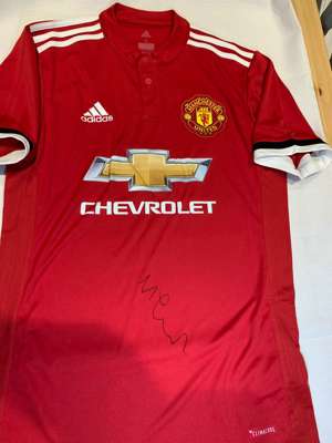 Michael Carrick signed red Manchester United replica home jersey 2017-18,
 Adidas, short-sleeved with club crest and sponsor logo, signed in marker pe