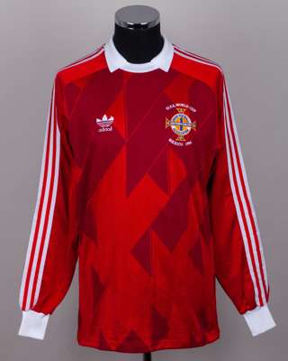 Pat Jennings red and white No.1 Northern Ireland World Cup goalkeepers shirt, 1986