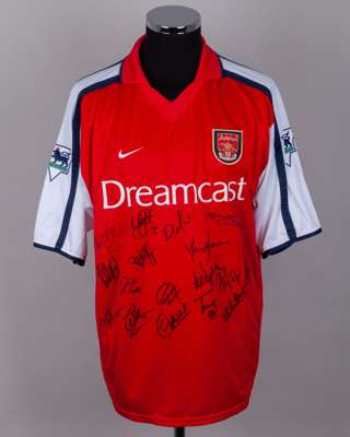 Patrick Viera red and white No.4 autographed short-sleeved shirt, 2000-02