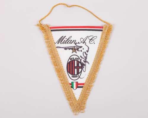 A Franco Baresi and Mauro Tassotti autographed Milan AC souvenir pennant