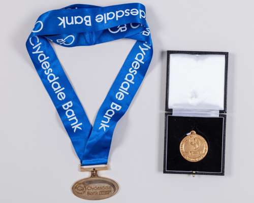 Nacho Novo 9ct gold Rangers Scottish Premier League Championship medal, 2009-10