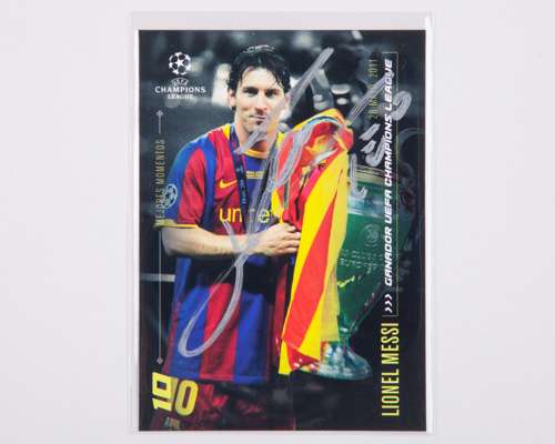 Lionel Messi autographed Barcelona Champions League Topps Mejores Momentos trading card