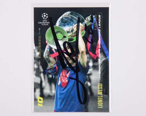 Lionel Messi autographed Barcelona Champions League Topps Mejores Momentos trading card