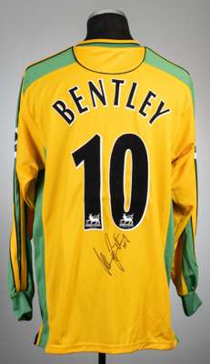 David Bentley signed yellow and green Norwich City no.10 home jersey, season 2004-05,
 Xara, long-sleeved with BARCLAYS PREMIERSHIP sleeve badges, clu