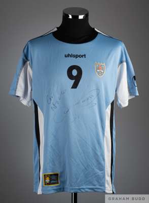 Dario Silva signed blue No.9 Uruguay short sleeved shirt, 2005-06, 
 Unisport, no size specified, crew neck with embroidered cloth badge, reverse lett