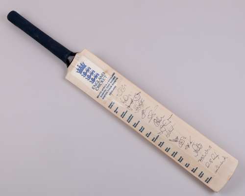 England v. South Africa Sunfoil Test Series Winter Tour 2015/16 autographed cricket bat