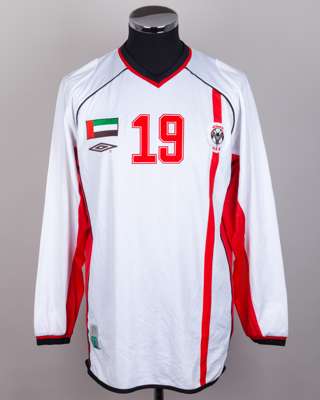 White and red No.19 United Arab Emirates long-sleeved shirt