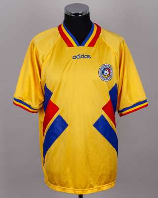 Dan Petrescu yellow No.2 Romania short-sleeved shirt, 1994-95
