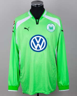 Brian O'Neil green No.5 Wolfsburg v. Energie Cottbus match worn long-sleeved shirt, 2000