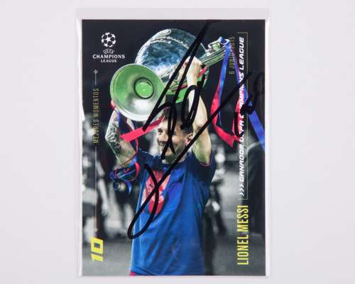 Lionel Messi autographed Barcelona Champions League Topps Mejores Momentos trading card