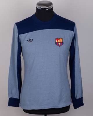 Javier Urruticoechea grey and blue Barcelona goalkeeper shirt, c.1981