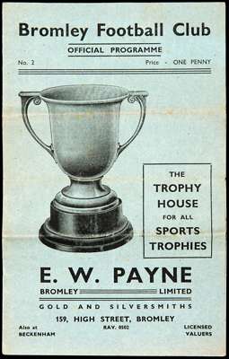 22 Dulwich Hamlet home programmes season 1942-43, including fixtures v Sutton United, all have folds, but generally fair to good; the lot also includi