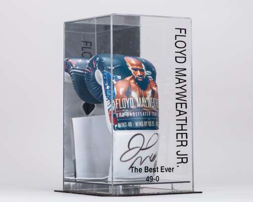 Floyd Mayweather autographed Floyd Mayweather The Undefeated Tour 2017 boxing glove display