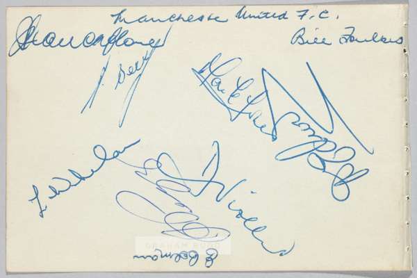 Manchester United Busby Babes signed autograph album page, 
 signed in blue ink, signatures include Duncan Edwards, Mark Jones, Eddie Colman, David Pe