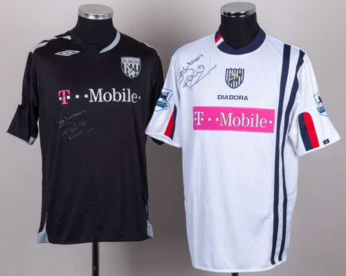 Paul Robinson black and grey No.3 West Bromwich Albion autographed shirt