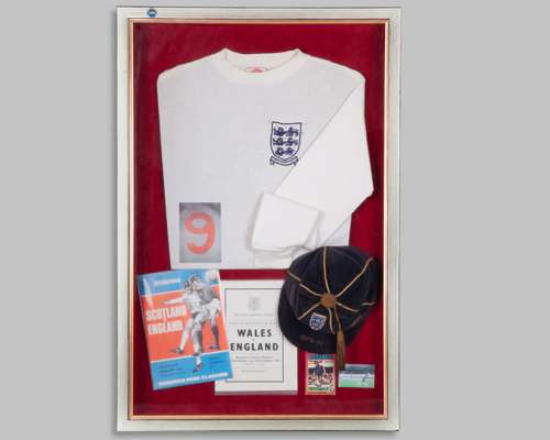 Ian Hutchinson white England Intermediate long-sleeved shirt and cap display, 1970-71