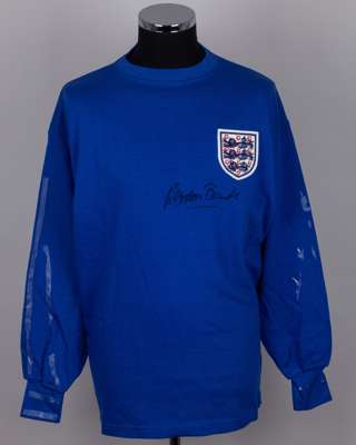 Gordon Banks autographed blue England replica long-sleeved shirt