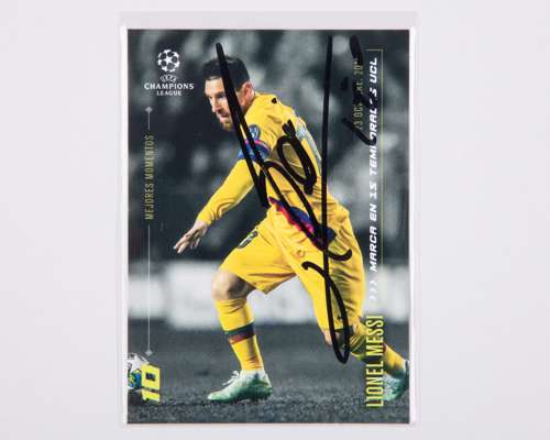 Lionel Messi autographed Barcelona Champions League Topps Mejores Momentos trading card
