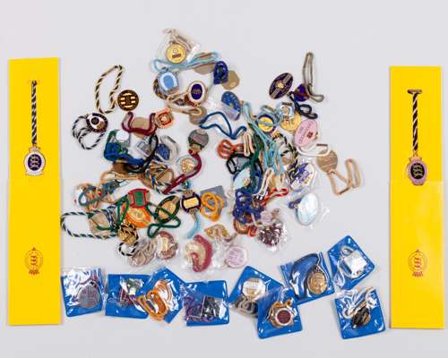 73 Members' badges for Flat racecourses