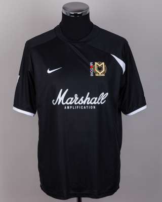 Sam Baldock black No.15 MK Dons autographed short-sleeved shirt, 2008-09