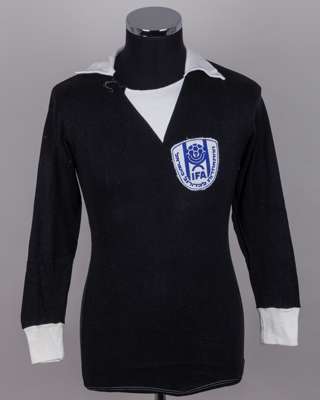 Yosef Sorinov black and white No.1 Israel goalkeepers shirt, 1976
