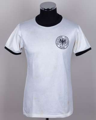 White and black No.17 West Germany short-sleeved shirt