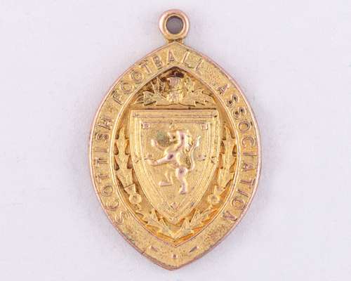 James McMenemy 9ct gold Scotland v. England Victory International medal, 1919
