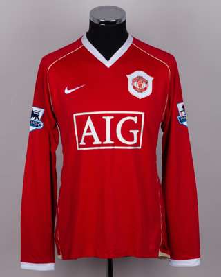 Cristiano Ronaldo red No.7 Manchester United long-sleeved shirt, 2006-07
